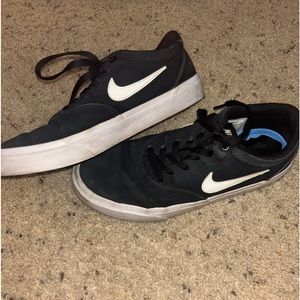 Nike SB size 7.5 Women’s 6 Men’s, great condition!